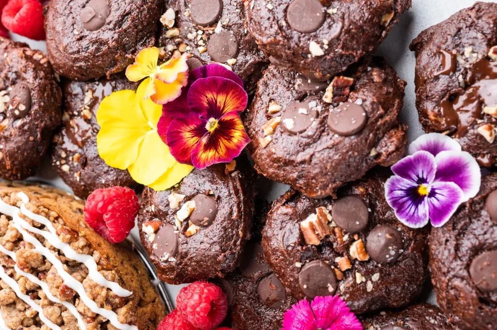 Chocolate Pecan Cookies from Rachel Makes it with edible flowers and hummingbird cake