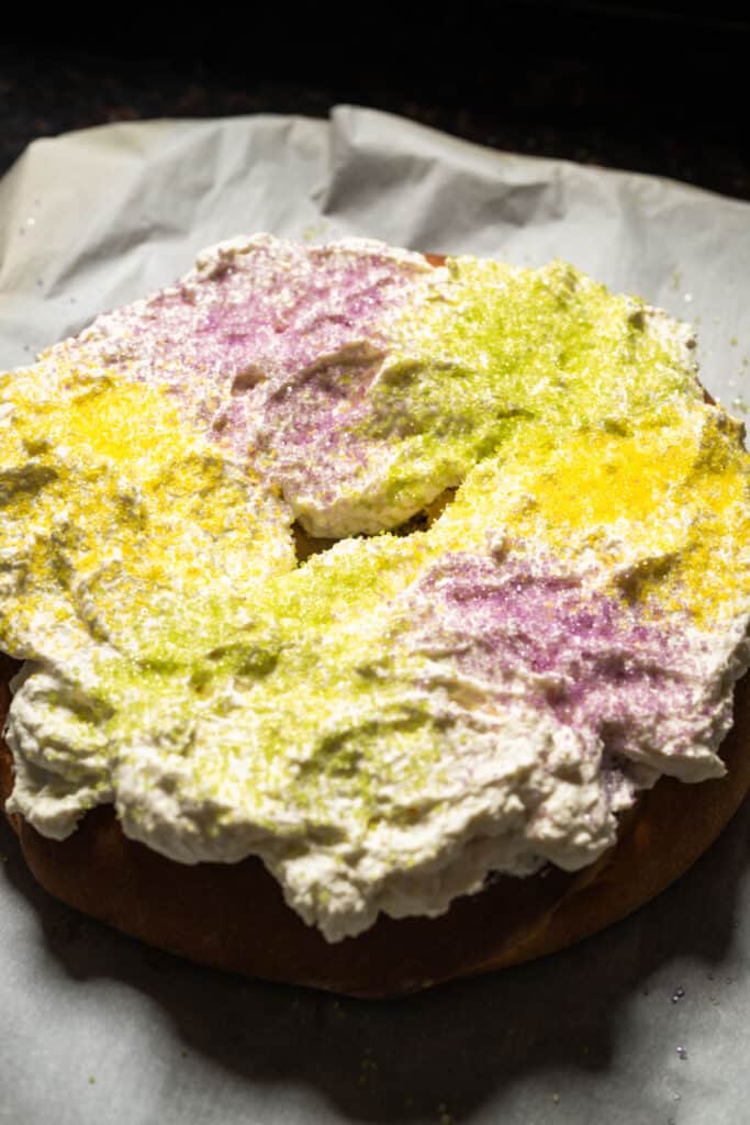 whole baked king cake recipe with icing and colored sugar