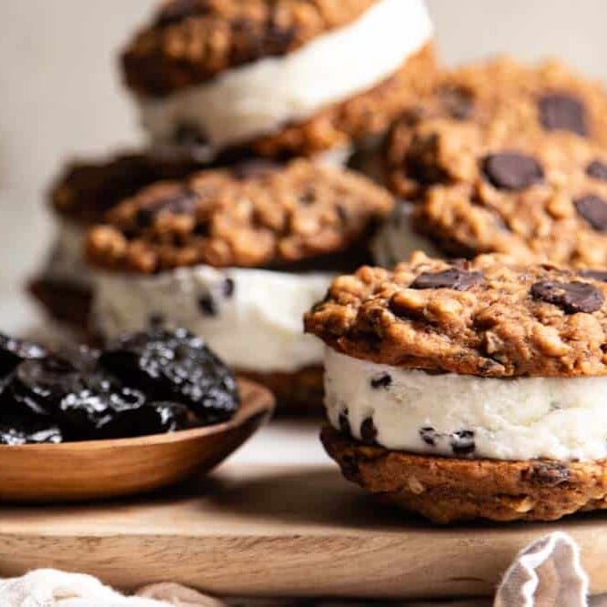 Six ice cream sandwich cookies on a serving board.