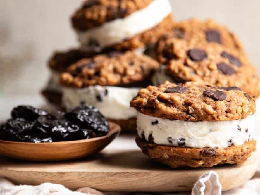 Six ice cream sandwich cookies on a serving board.