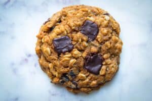 A High Fiber Dark Chocolate Chip Oatmeal Cookie