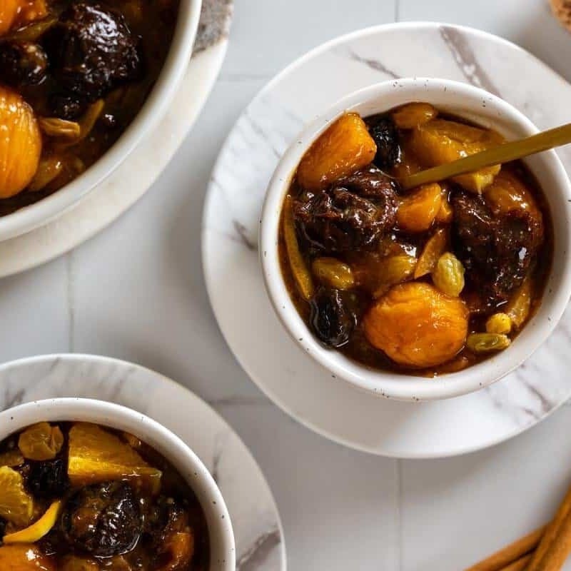 bowls of sot suppe on a white background