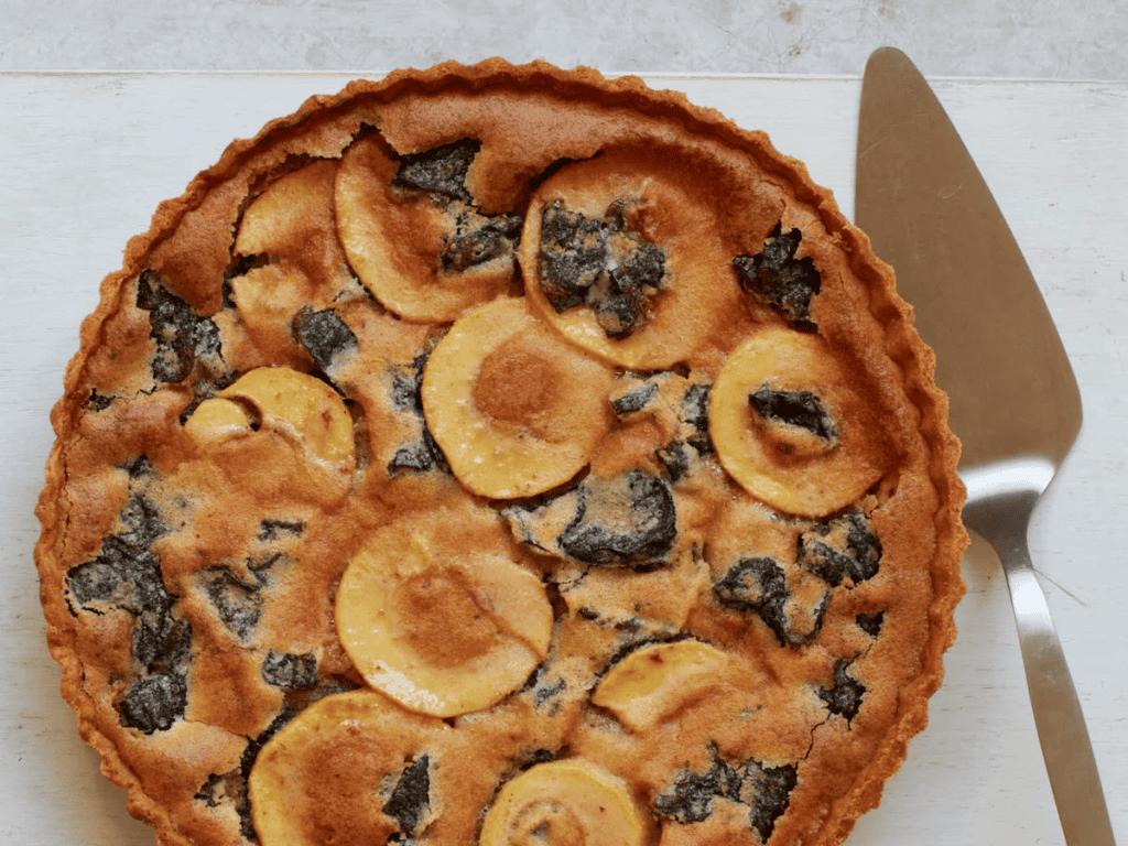 apple prune tart